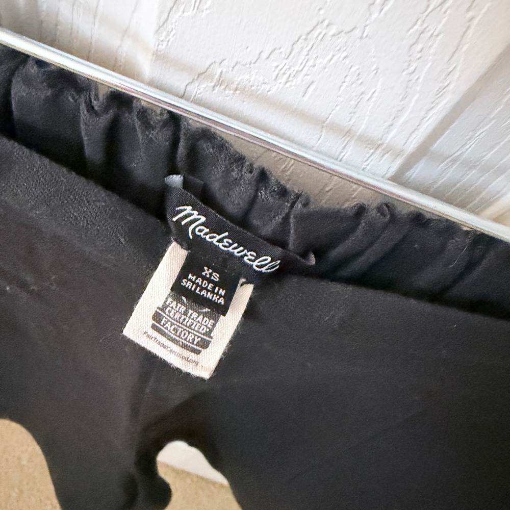 Madewell Black High-Waist Pleated Shorts - Picture 2 of 3
